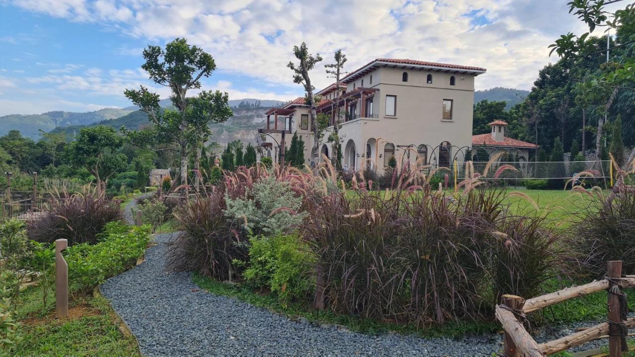 The Candy Villa - Venuestay Hoa Binh Ngoại thất bức ảnh
